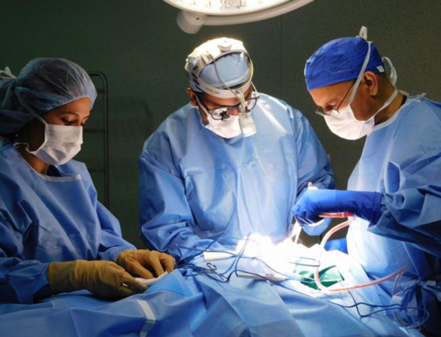 Dr. Parikh in the OR — surgical and non-surgical thyroid care